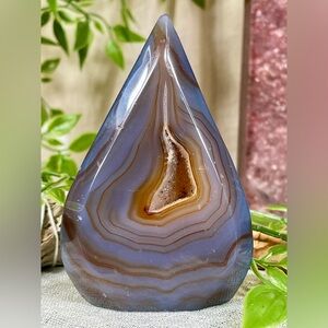 1431 Dark Blue Lace Agate Crystal Teardrop with Druzy Cave